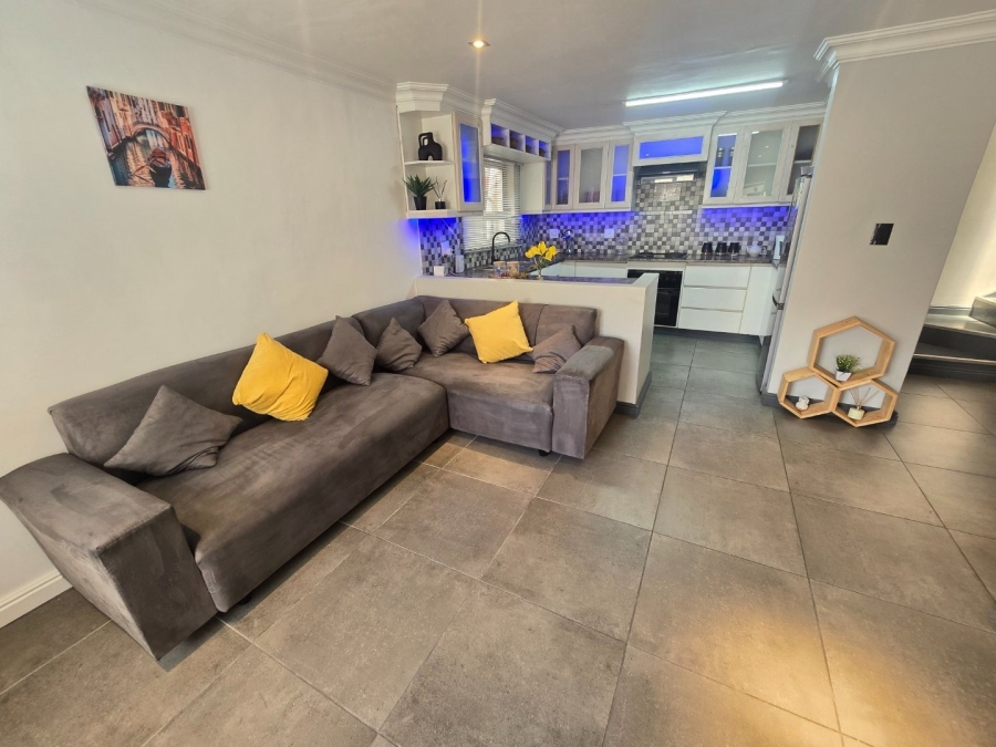 5 Bedroom Property for Sale in Portlands Western Cape